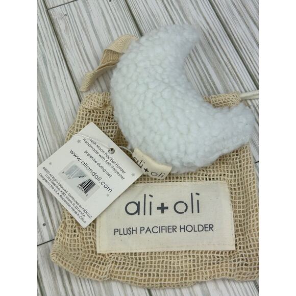 Ali + Oli Plush Pacifier Holder Clip Strap Boutique NEW Soft Sherpa White Moon - Picture 2 of 3